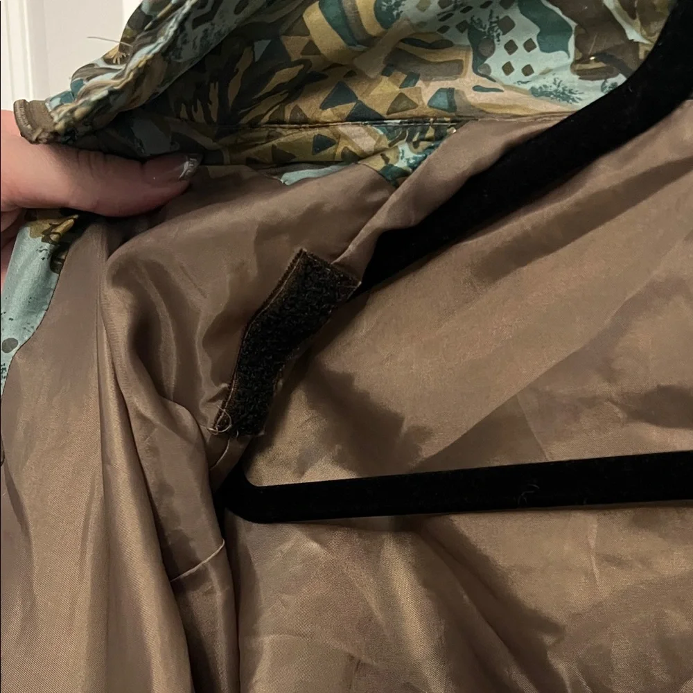 Women's Patterned Bomber Jacket - Picture 6 of 7